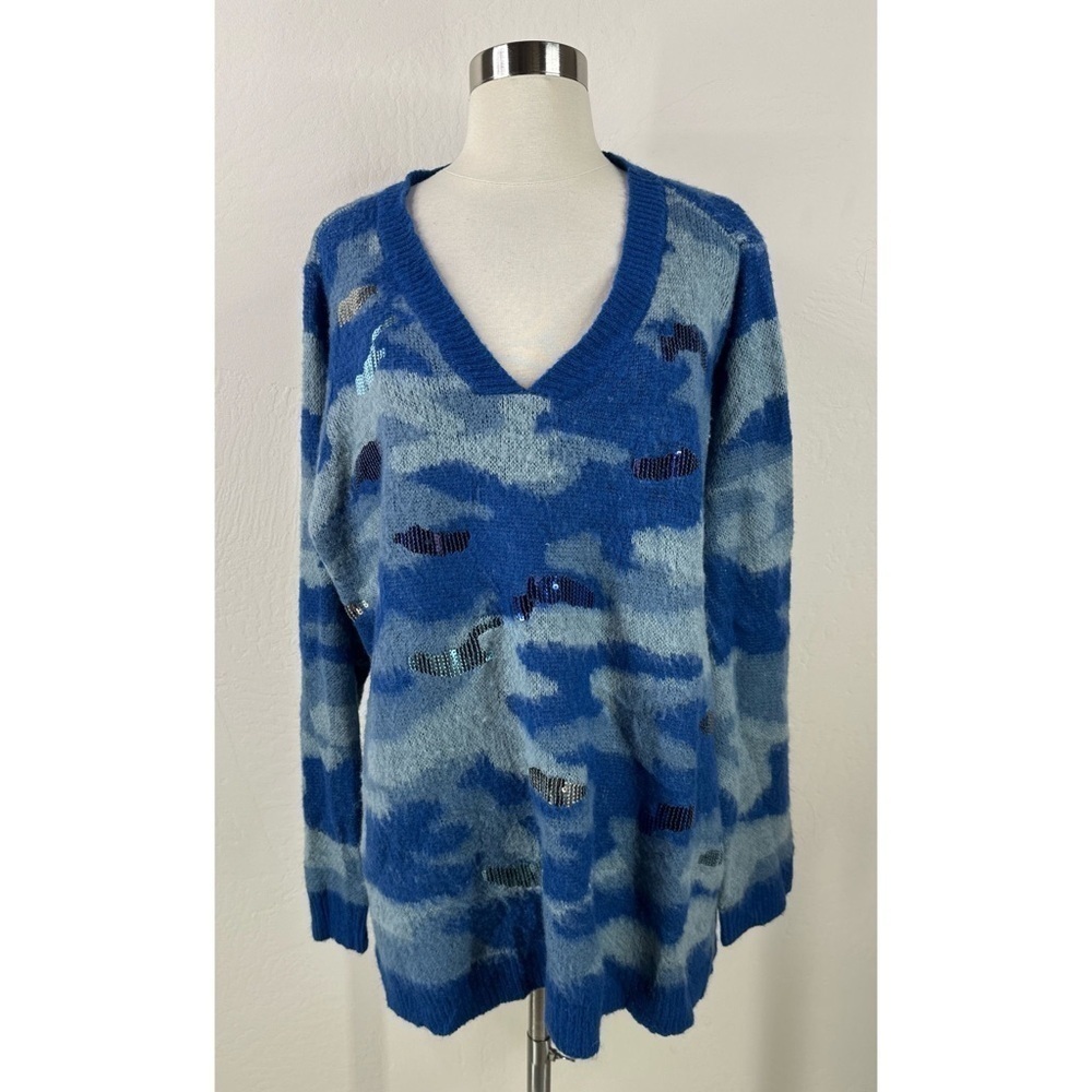 LOGO Lavish Cameo Cardigan